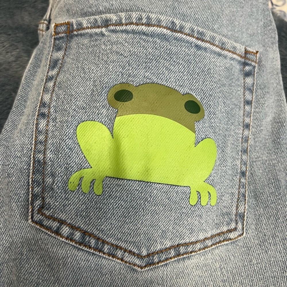 Her Universe Star Wars Themed Grogu pants - Picture 5 of 6